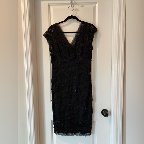 Lace sequin stretchy black dress. Size 10 - Picture 1 of 4